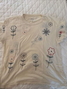The great women’s Cream Floral Embroidered Short Sleeve Top